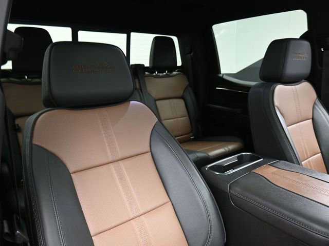Used 2023 Chevrolet Silverado 1500 High Country w/ High Country Premium Package AWD/4WD image 27
