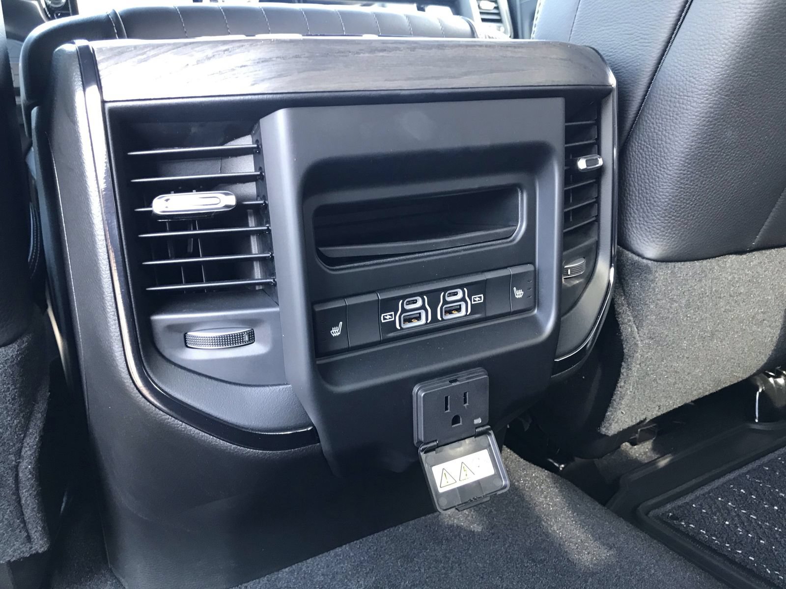 New 2026 RAM 3500 Limited AWD/4WD image 25