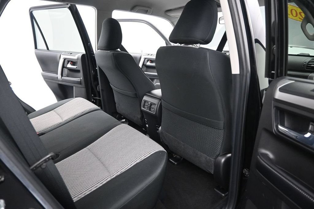 Used 2016 Toyota 4Runner SR5 AWD/4WD image 19