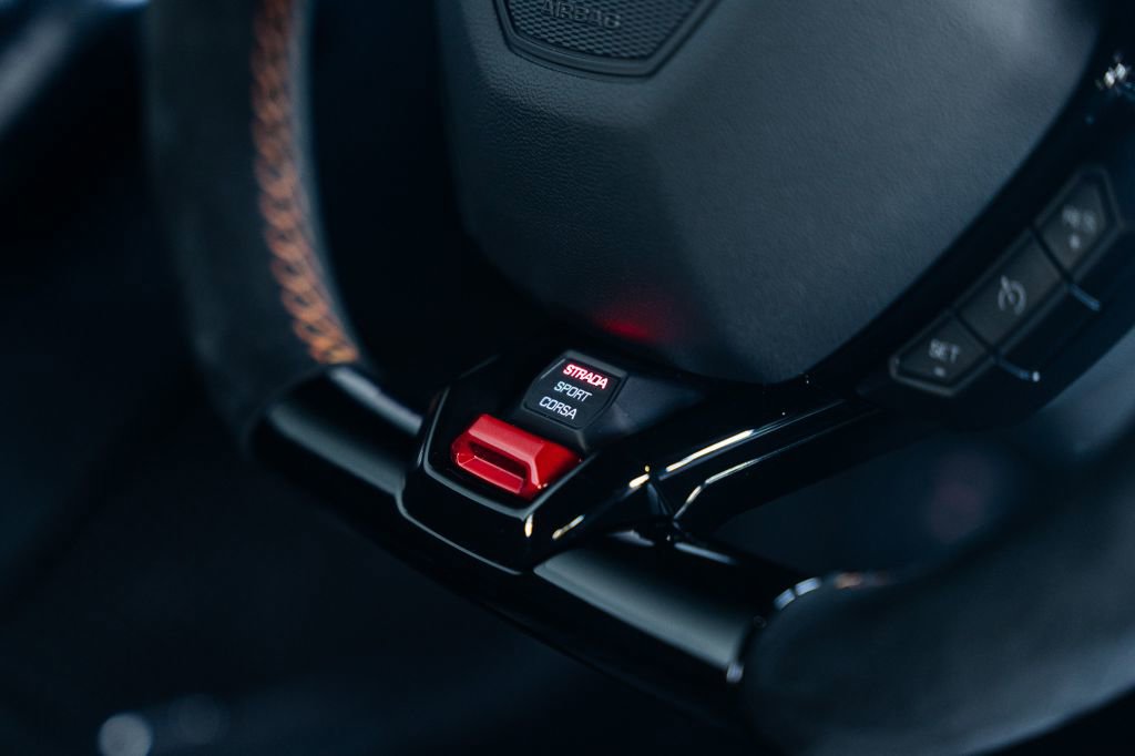 Used 2018 Lamborghini Huracan Performante image 42