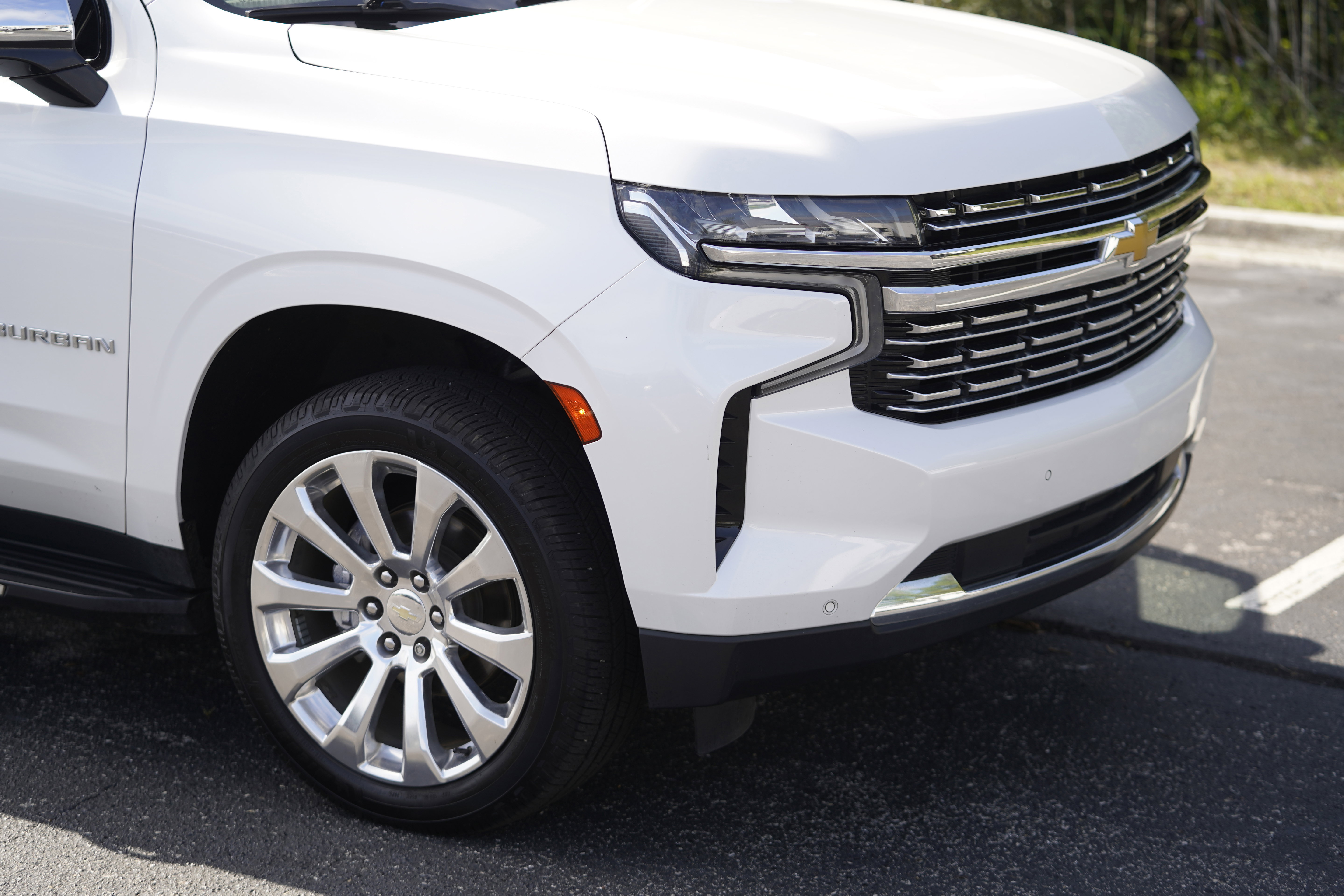 Used 2021 Chevrolet Suburban Premier w/ Premium Package RWD image 43