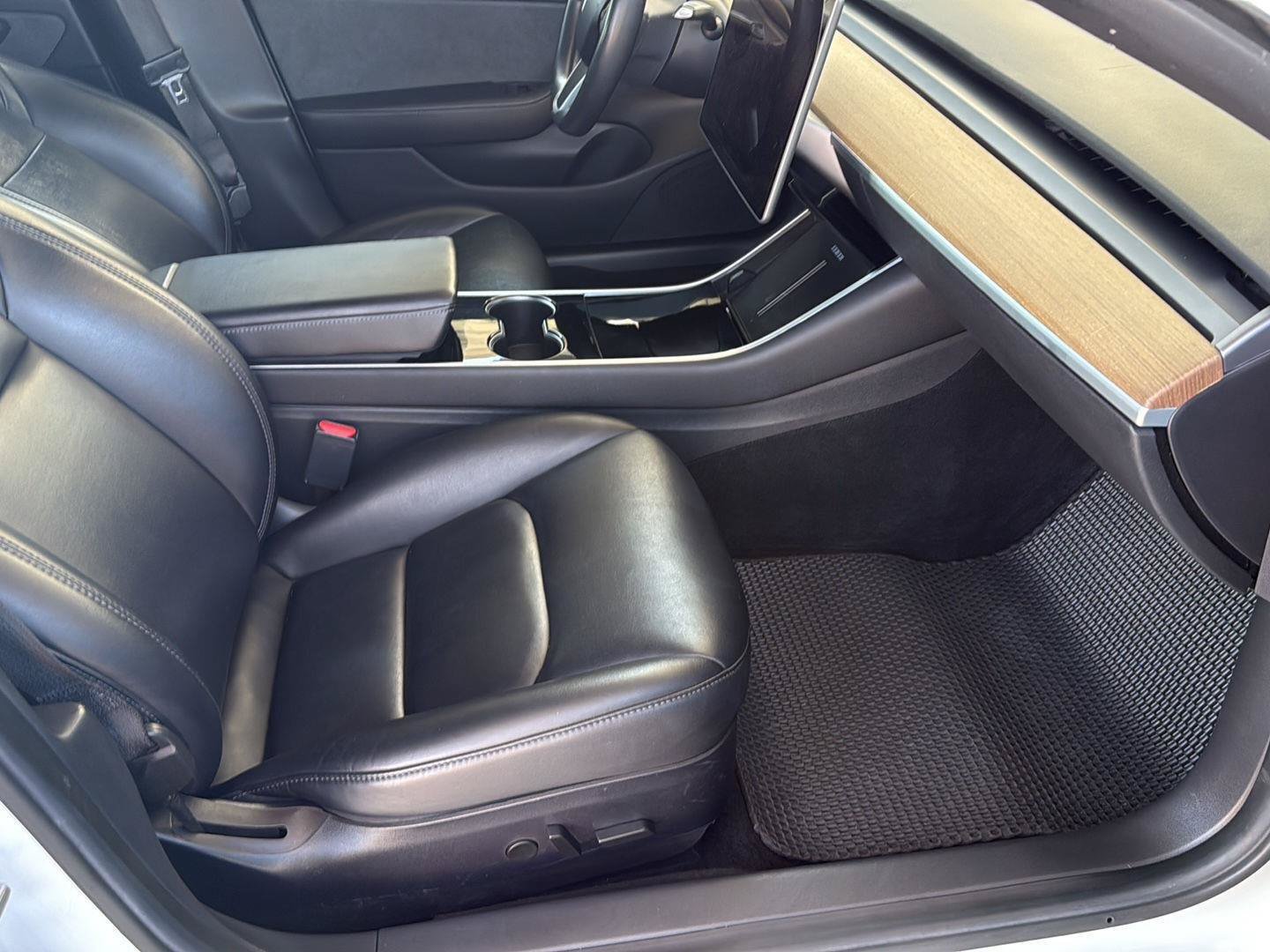 Used 2019 Tesla Model 3 Mid Range RWD image 22