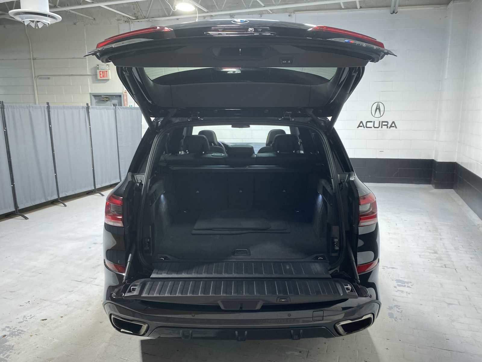 Used 2020 BMW X5 M50i image 19