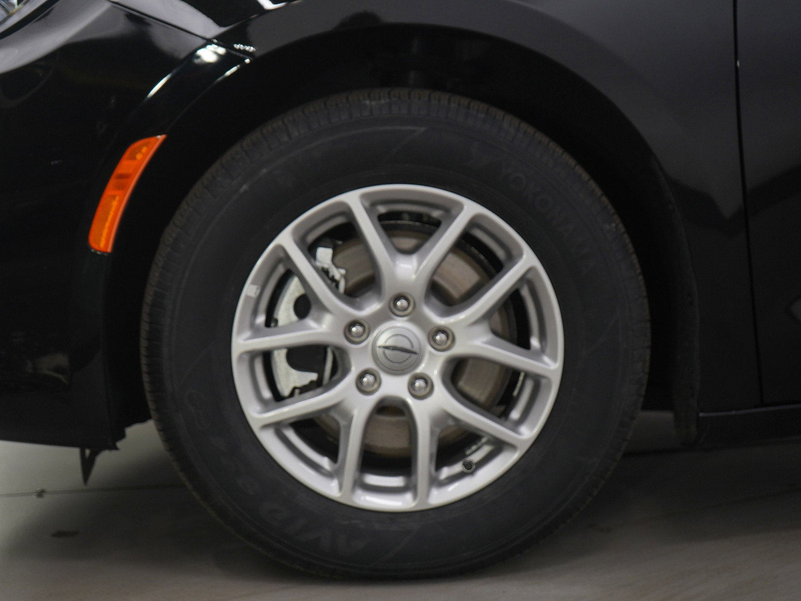 Used 2025 Chrysler Pacifica Select FWD image 32