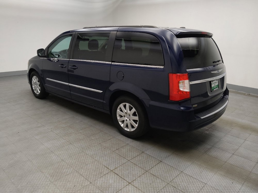 Used 2016 Chrysler Town & Country Touring FWD image 3
