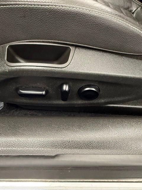Used 2019 Buick Cascada Premium FWD image 36