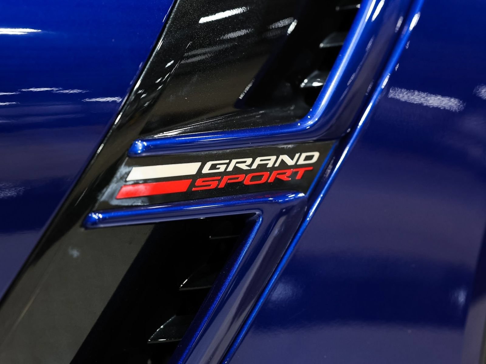Used 2018 Chevrolet Corvette Grand Sport RWD image 35
