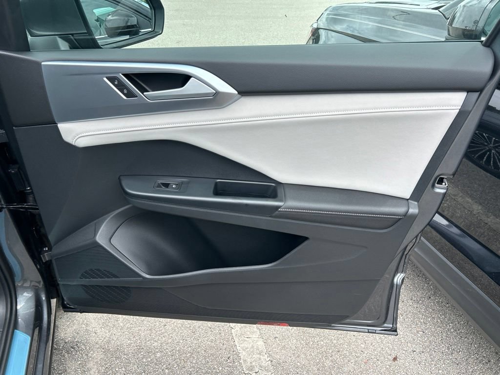New 2026 Volkswagen Taos SE w/ Panoramic Sunroof Package FWD image 43