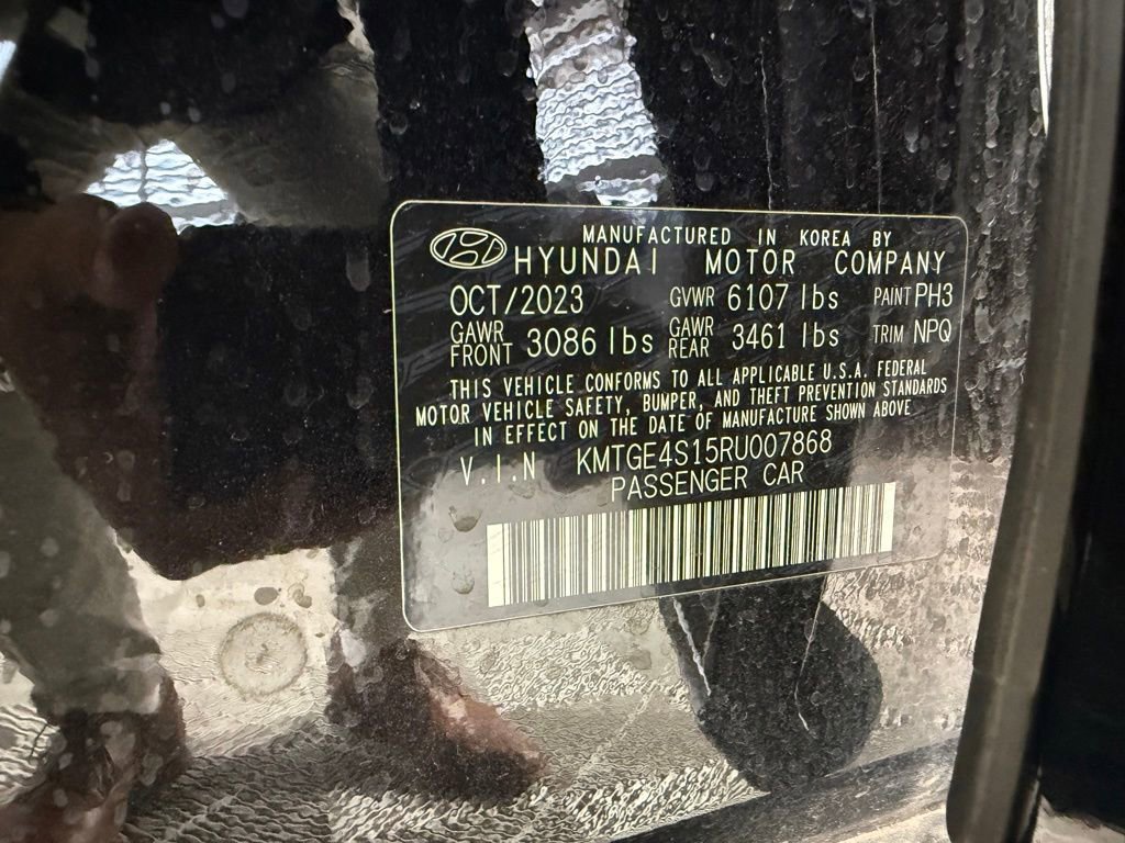 Used 2024 Genesis G80 image 28