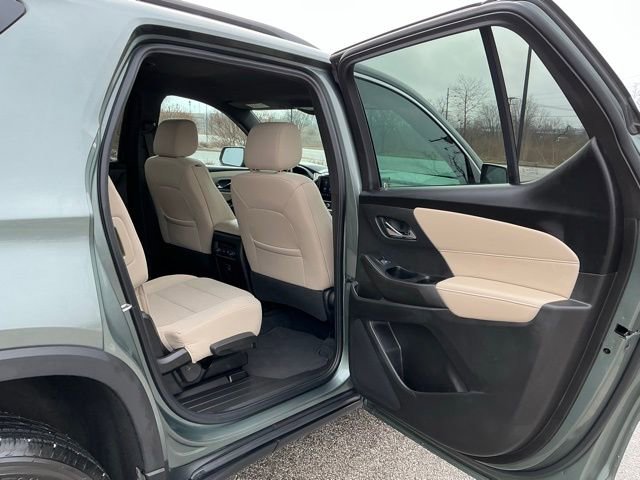 Used 2023 Chevrolet Traverse LT image 18