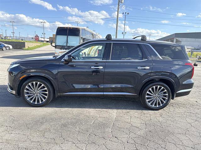Used 2023 Hyundai Palisade Calligraphy image 8