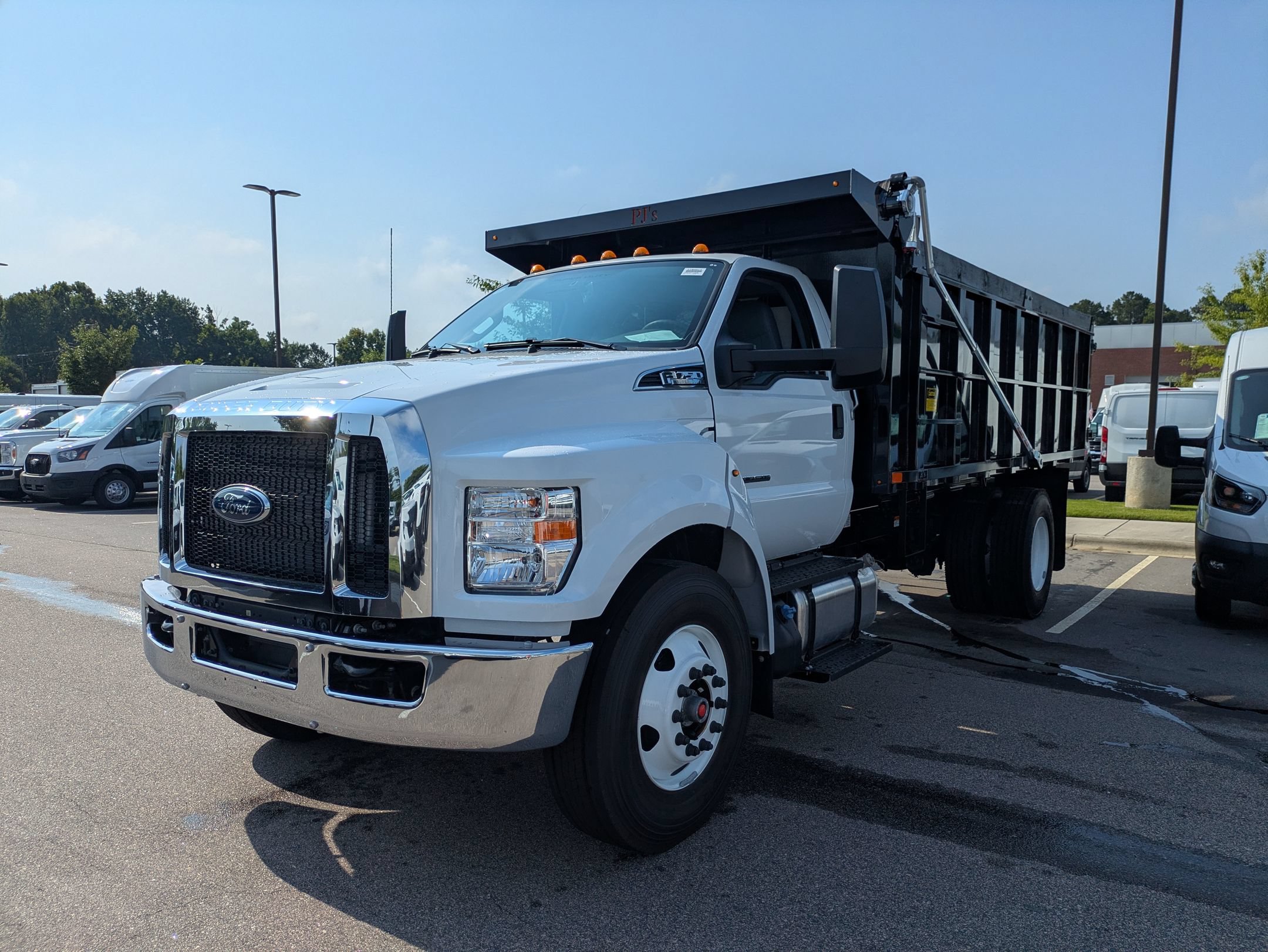 New 2027 Ford F750 2WD Regular Cab Super Duty image 7