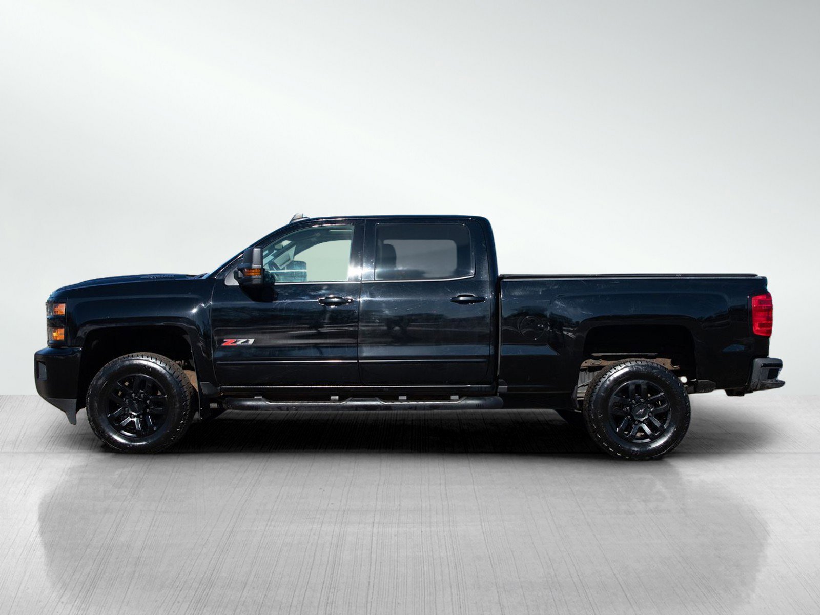 Used 2019 Chevrolet Silverado 2500 LTZ image 2