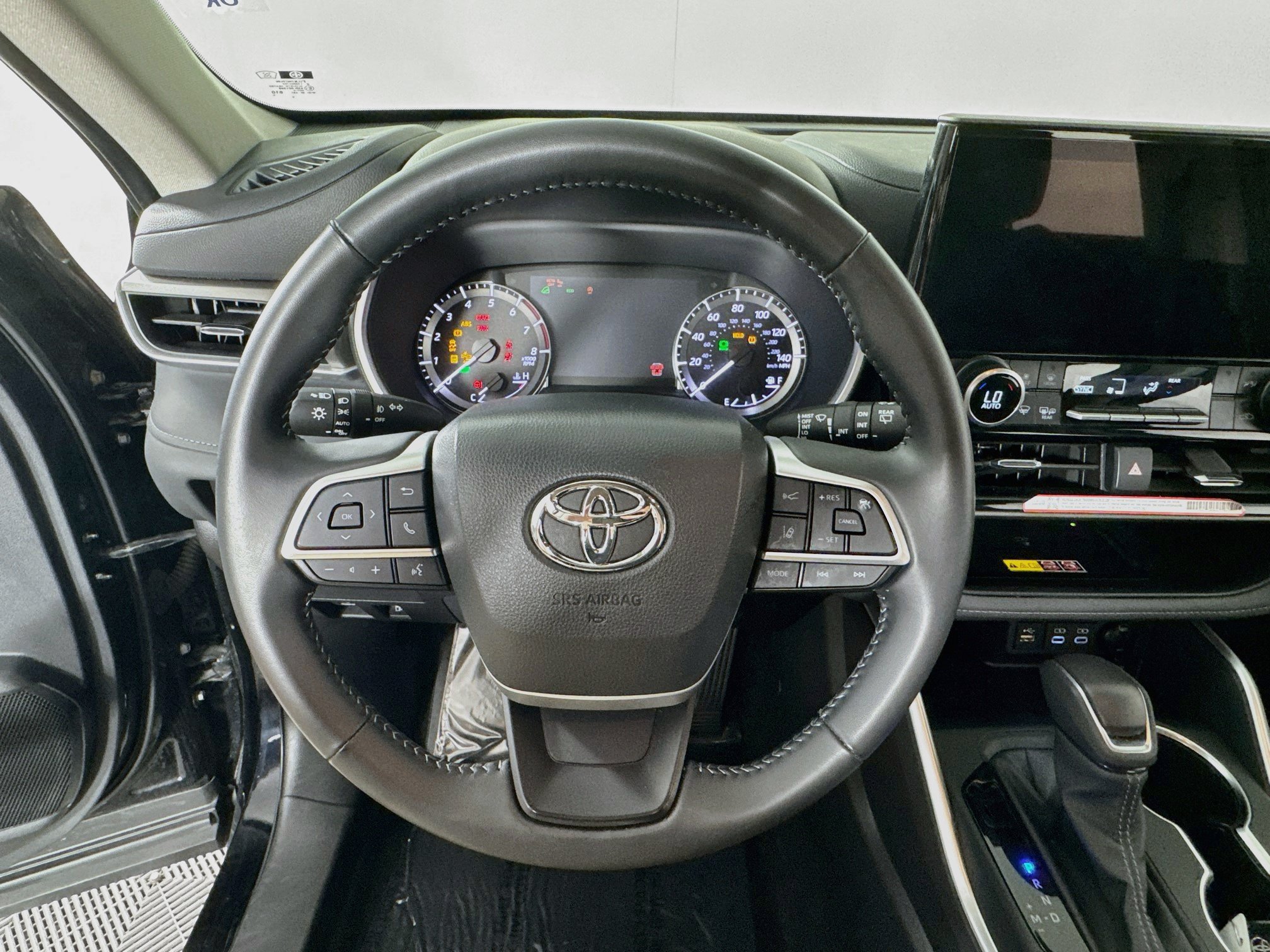 Certified 2026 Toyota Highlander XLE AWD/4WD image 13