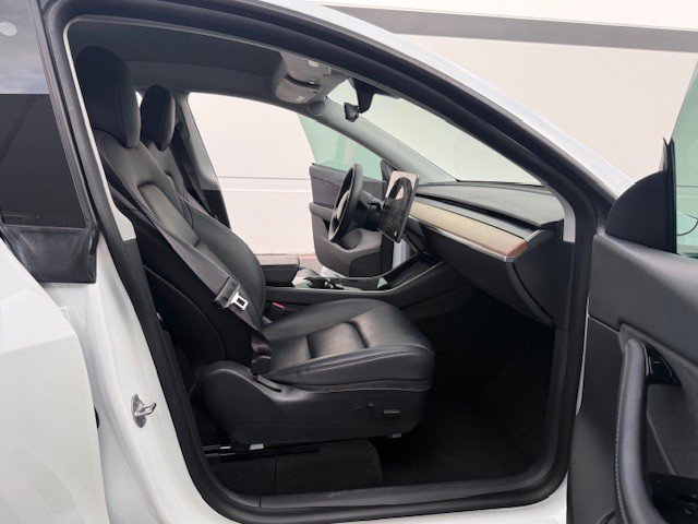 Used 2020 Tesla Model Y Long Range image 12