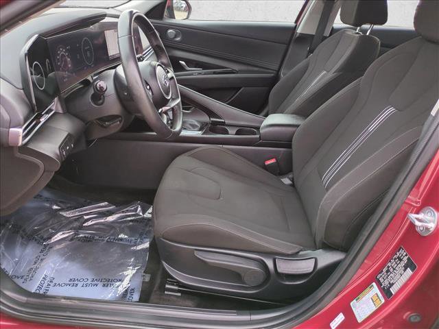 Used 2023 Hyundai Elantra SEL w/ Convenience Package image 16