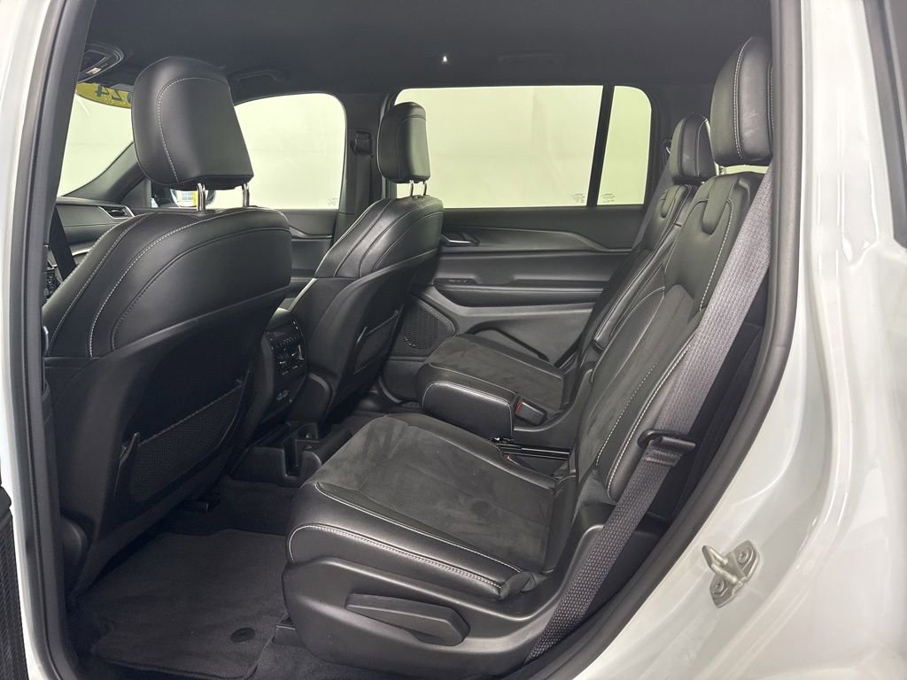 Used 2024 Jeep Grand Cherokee L Laredo AWD/4WD image 24