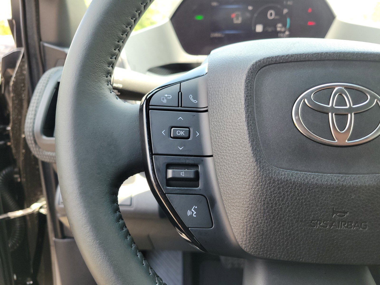 Used 2025 Toyota bZ4X FWD image 26