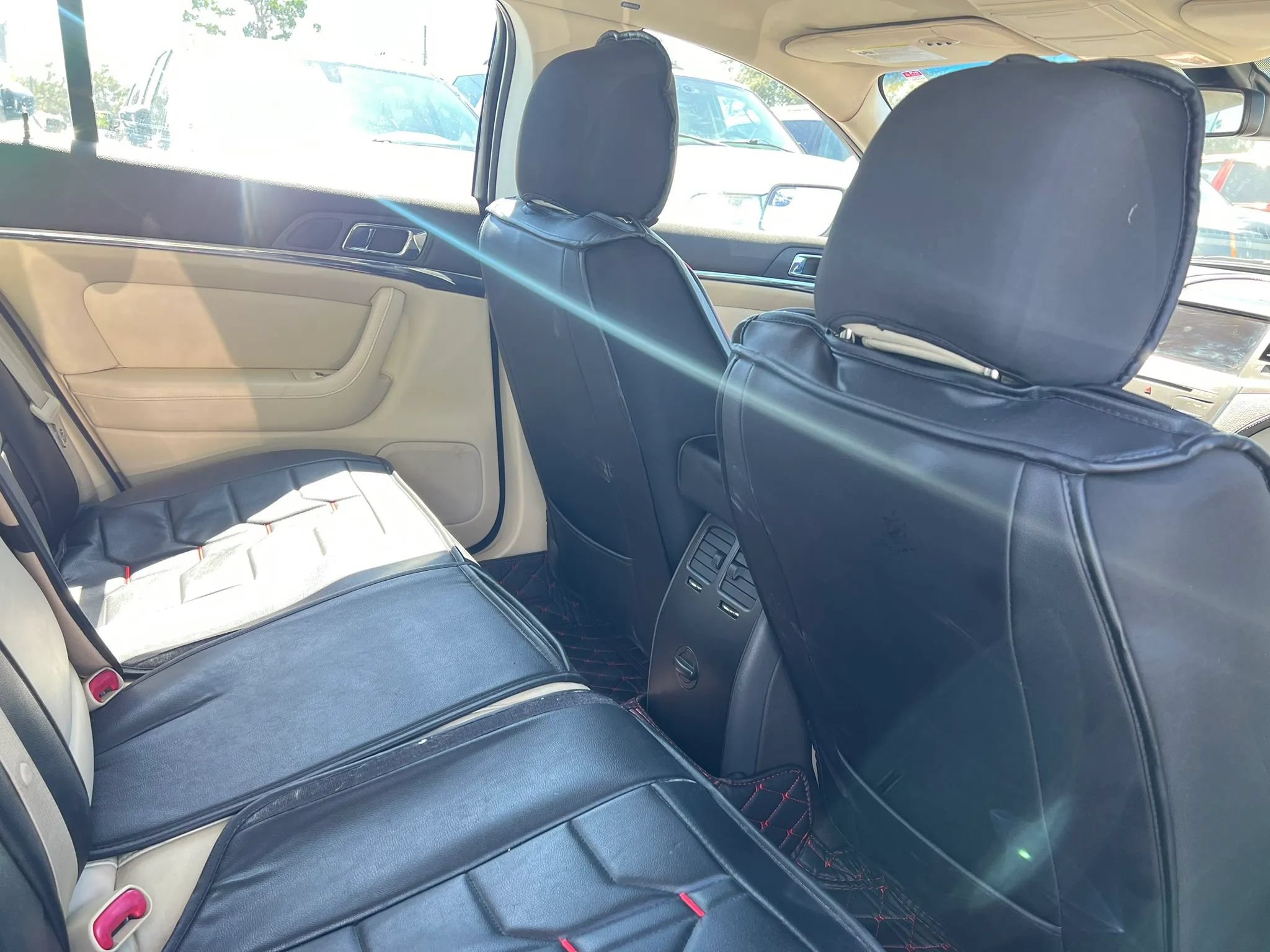 Used 2014 Lincoln MKS FWD image 16