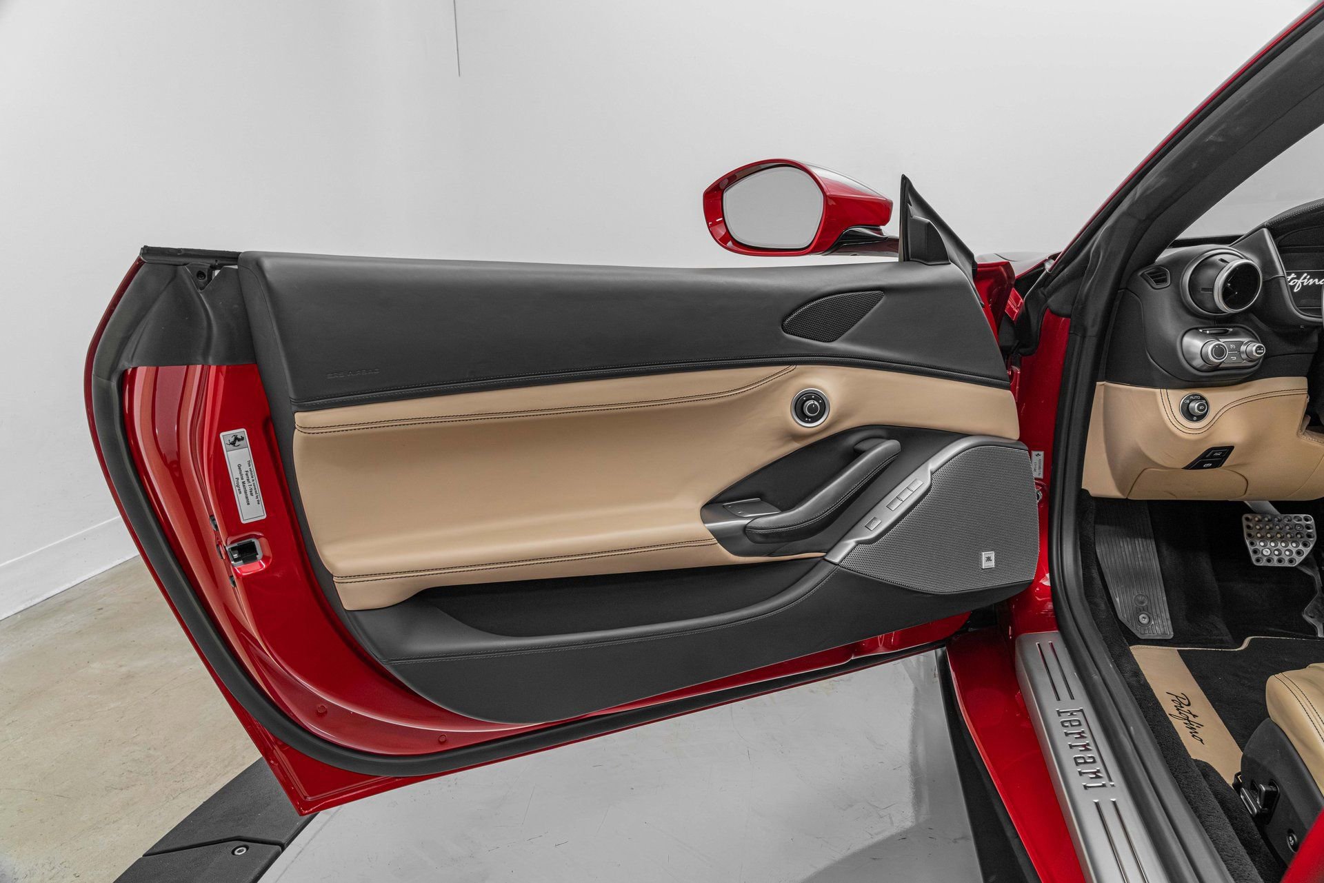 Certified 2020 Ferrari Portofino RWD image 19
