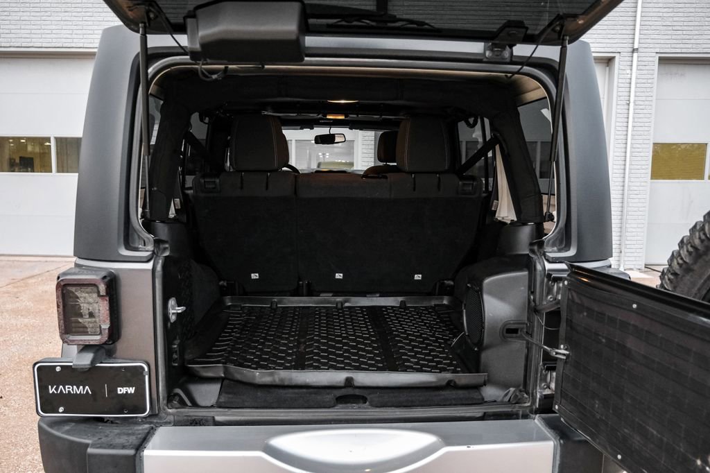 Used 2014 Jeep Wrangler Unlimited Sahara w/ Trailer Tow Group image 17