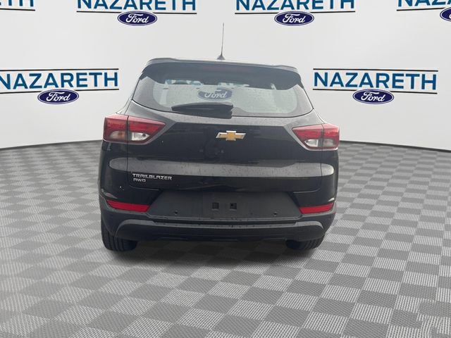 Used 2021 Chevrolet TrailBlazer LS w/ LPO, Blackout Package AWD/4WD image 6