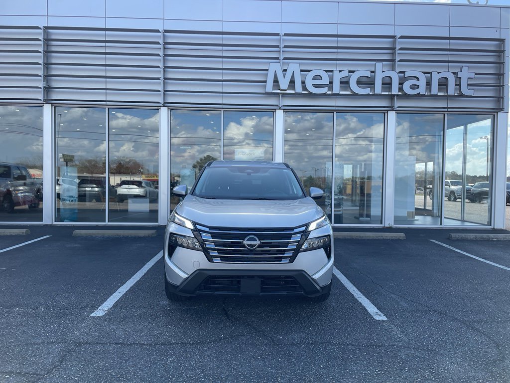 Certified 2025 Nissan Rogue SV image 3