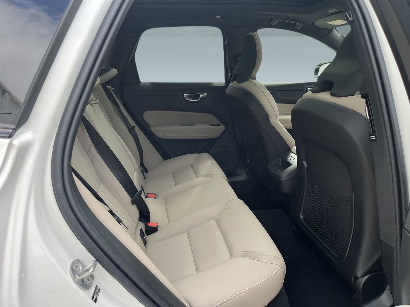 New 2026 Volvo XC60 B5 Plus w/ Protection Package Premier image 28