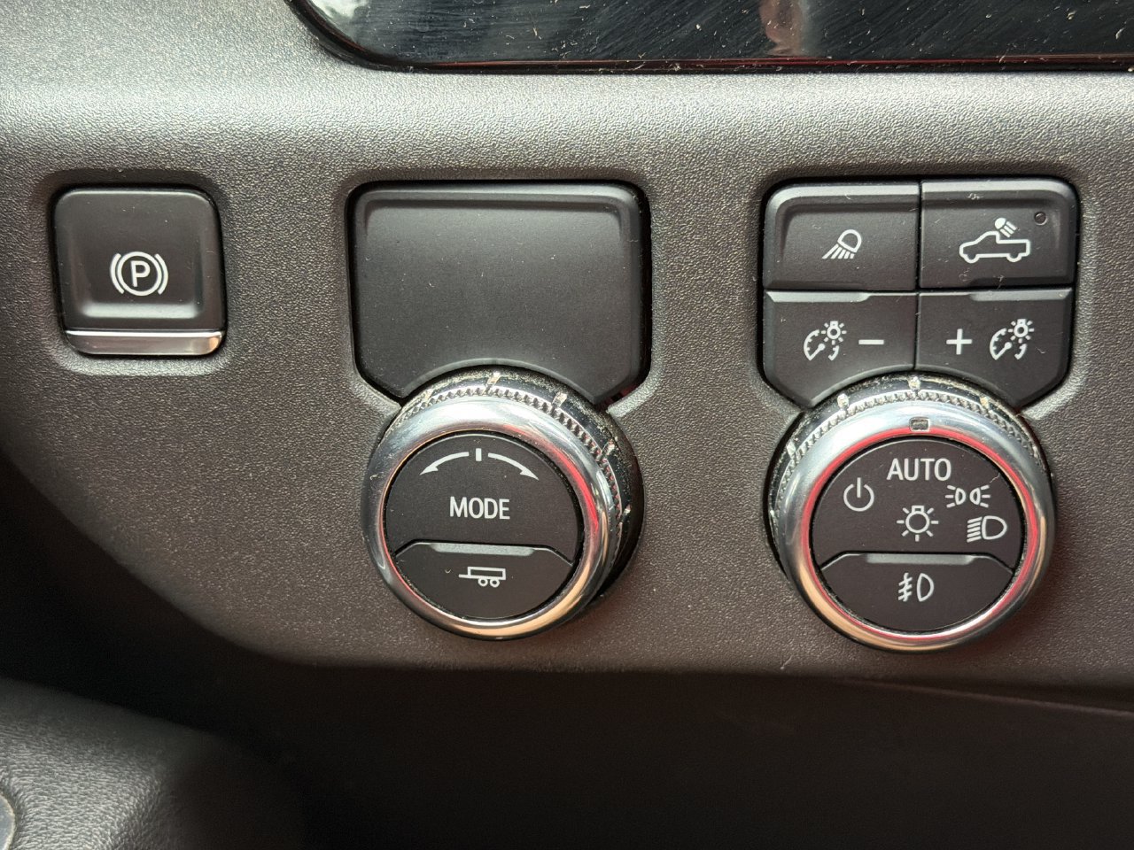 Used 2025 GMC Sierra 1500 SLT RWD image 10