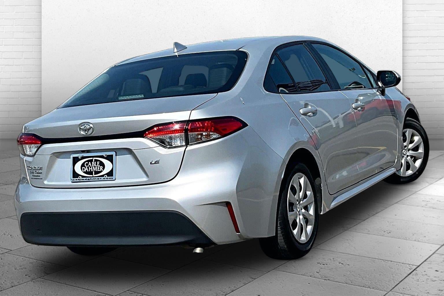 Used 2025 Toyota Corolla LE FWD image 9