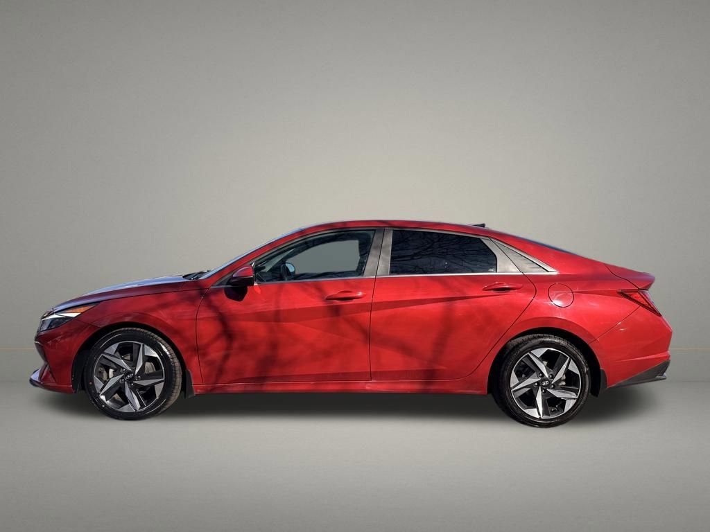 Used 2023 Hyundai Elantra Limited FWD image 2