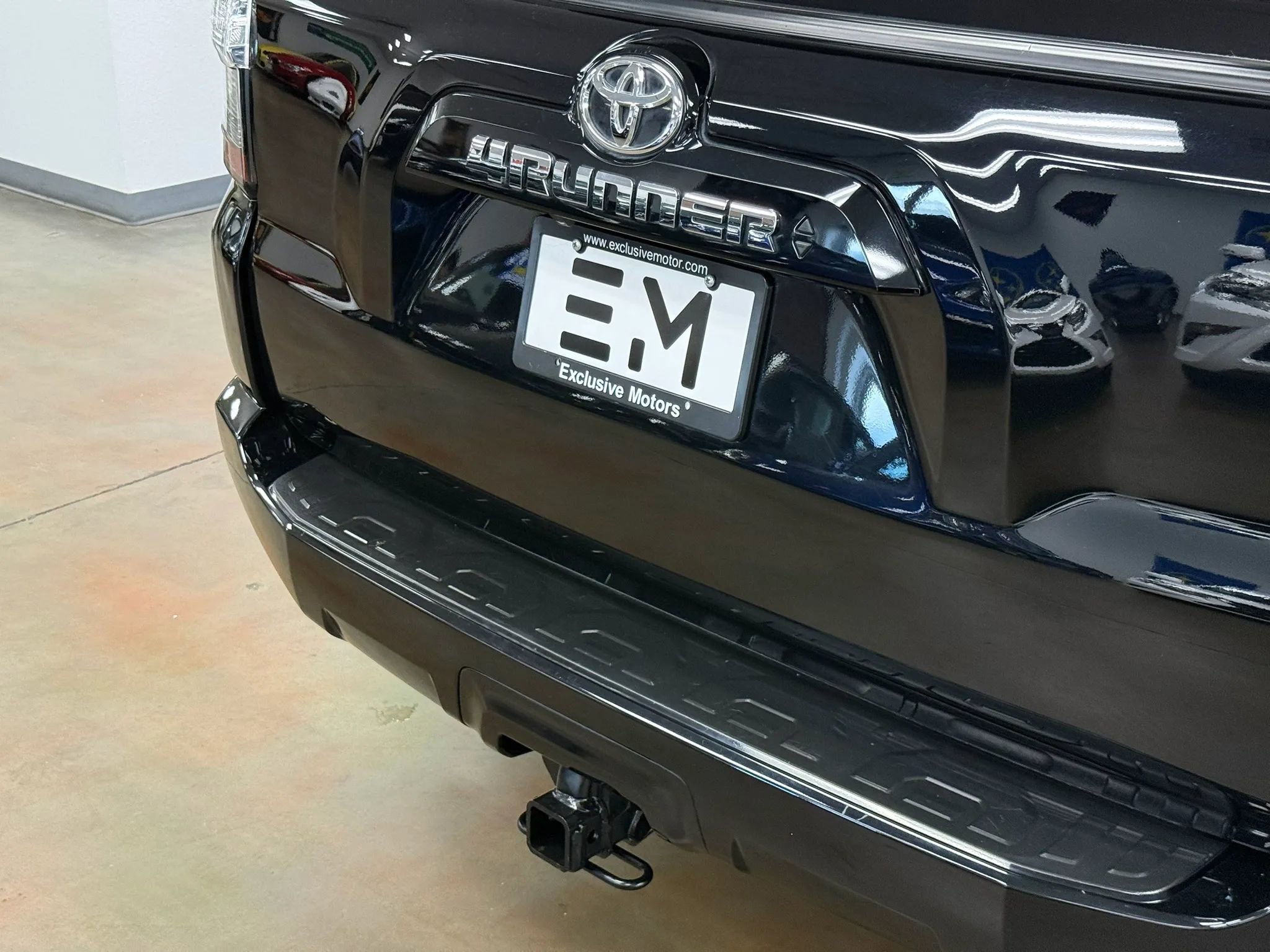 Used 2020 Toyota 4Runner SR5 Premium w/ Moonroof Package AWD/4WD image 8