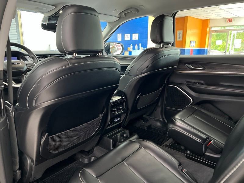 Used 2021 Jeep Grand Cherokee L Limited AWD/4WD image 18
