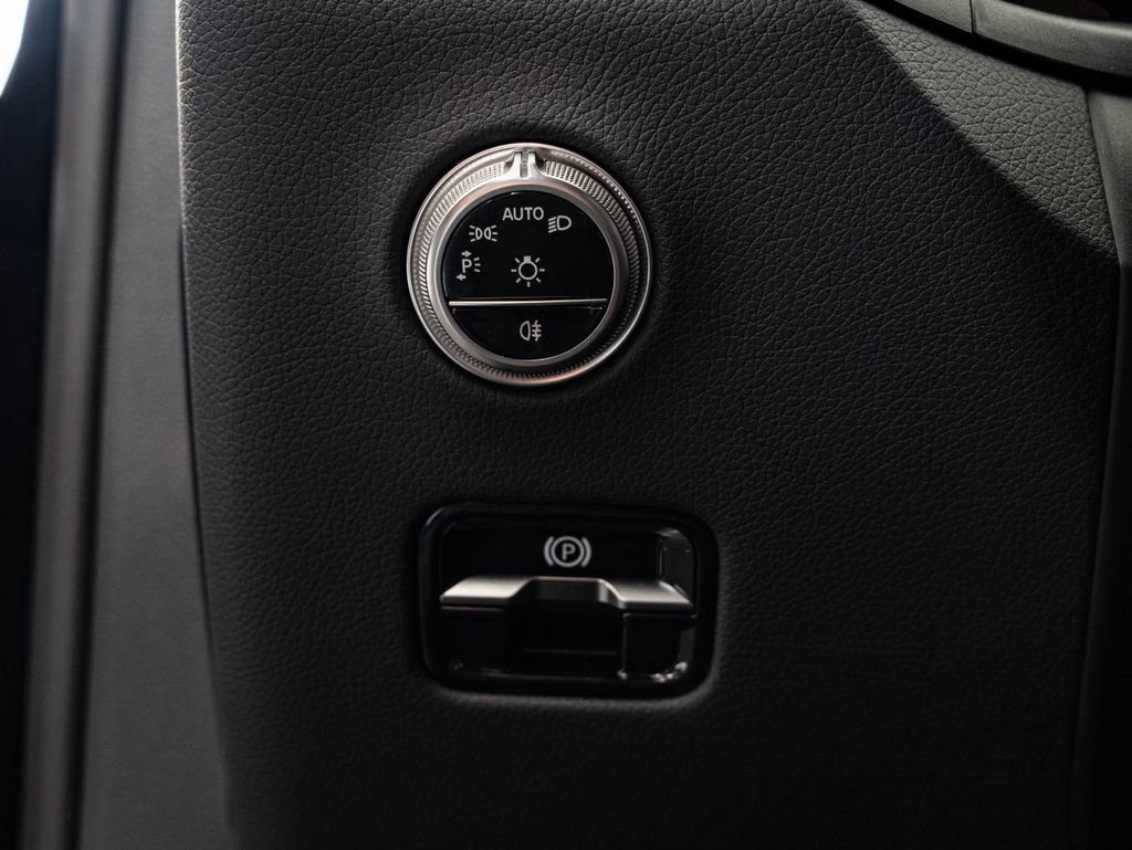 New 2026 Mercedes-Benz GLC 300 4MATIC image 41