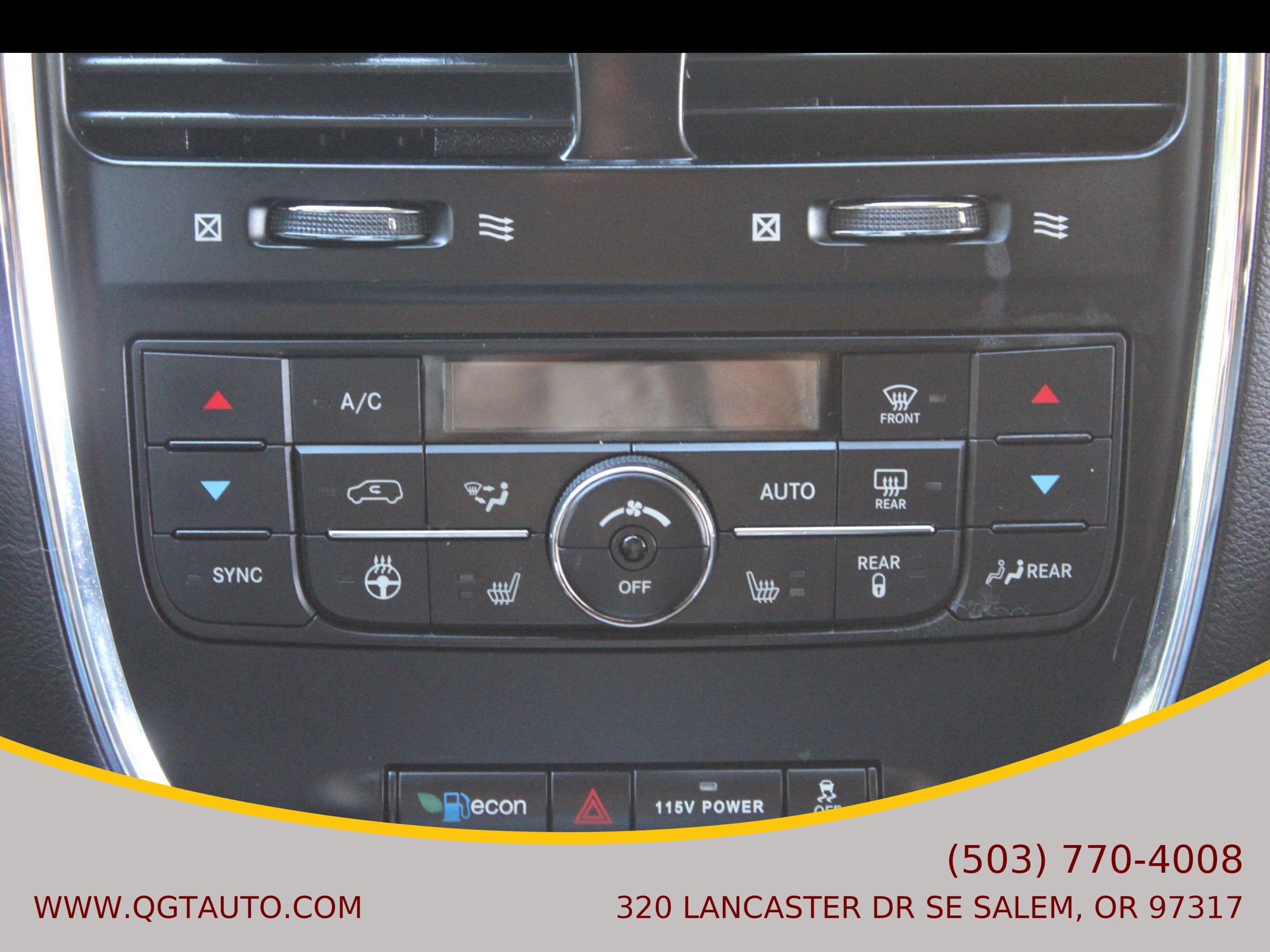 Used 2016 Chrysler Town & Country Touring w/ Driver Convenience Group image 27