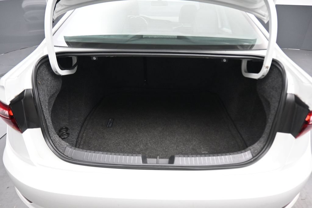 Used 2019 Volkswagen Jetta R-Line w/ R-Line Cold Weather Package FWD image 42