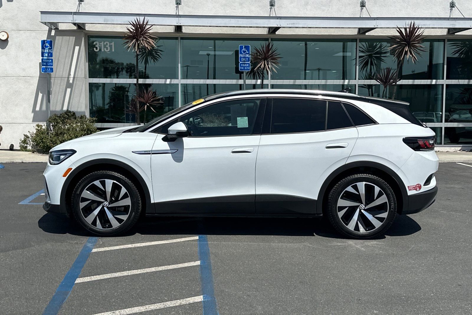 Used 2022 Volkswagen ID.4 Pro S w/ Gradient Package RWD image 7