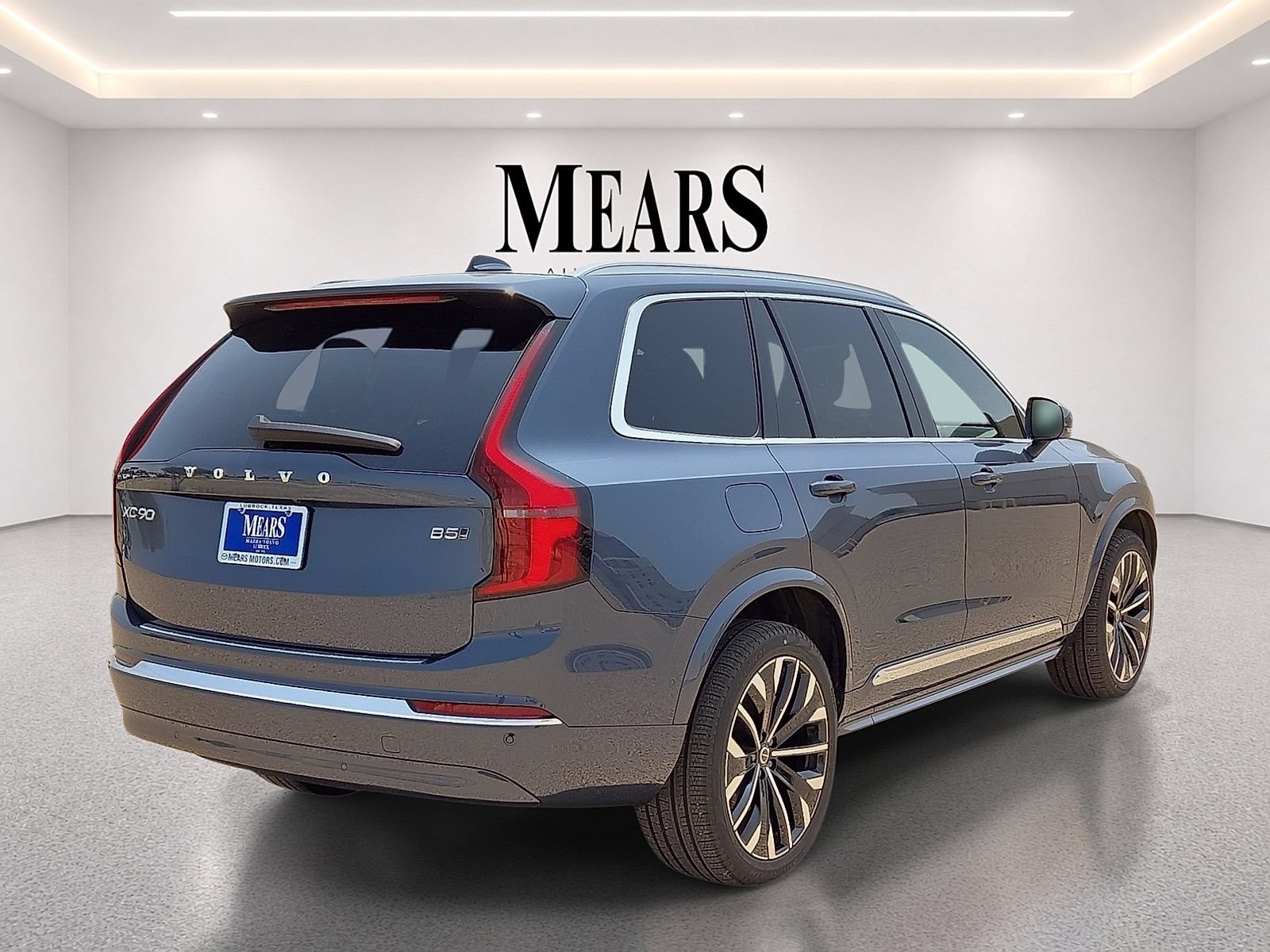 New 2026 Volvo XC90 B5 Plus w/ Protection Package Premier AWD/4WD image 5