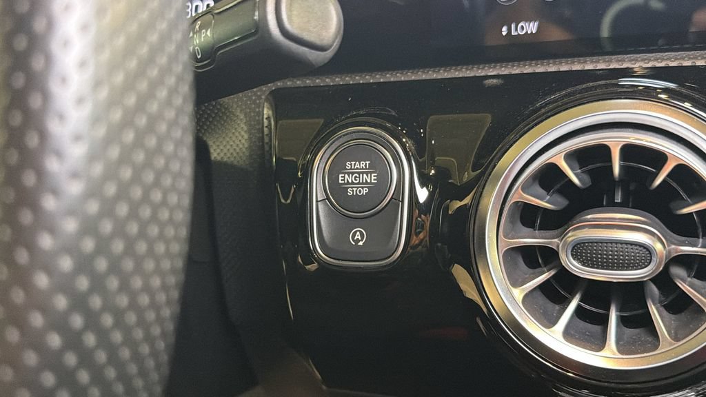Used 2021 Mercedes-Benz A 35 AMG 4MATIC image 30