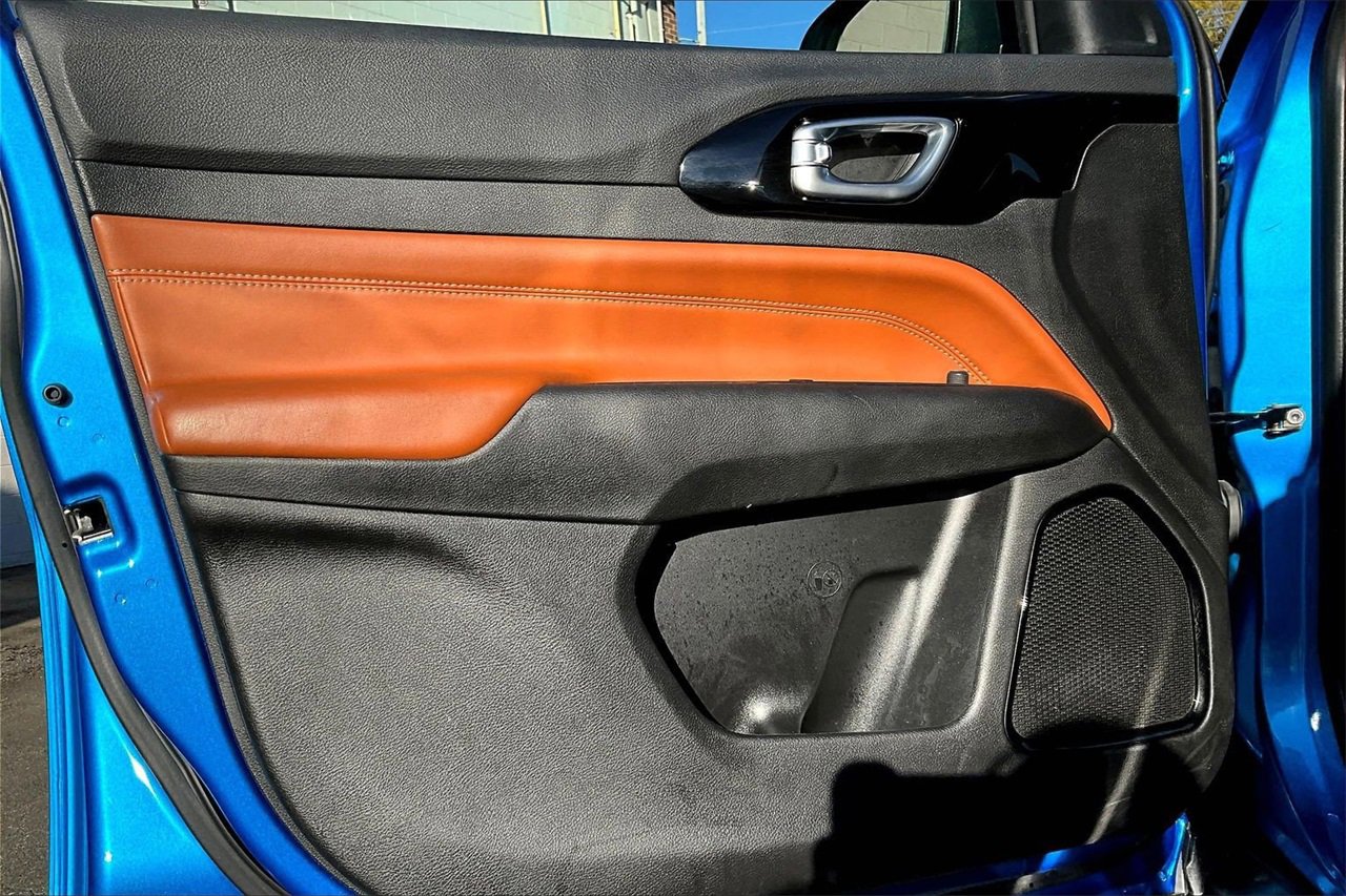 Certified 2024 Jeep Compass Limited image 23