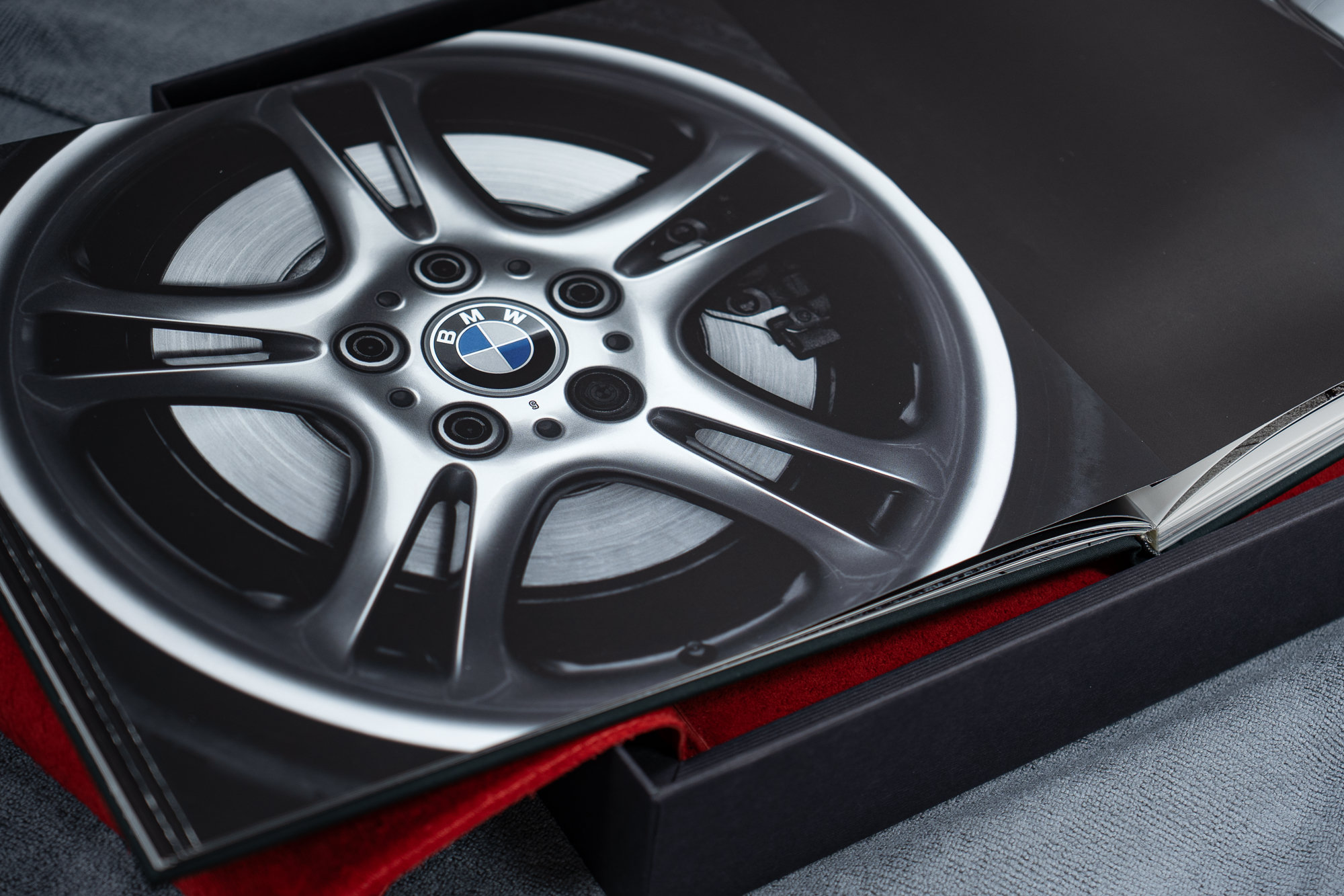 Used 2002 BMW Z8 RWD image 46