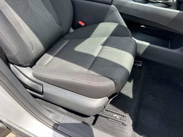 Used 2025 Nissan Rogue SV AWD/4WD image 15