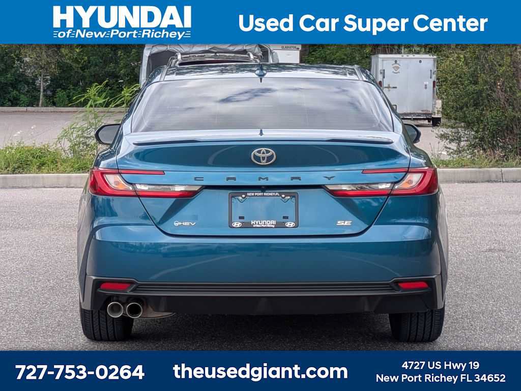 Used 2025 Toyota Camry SE FWD image 4