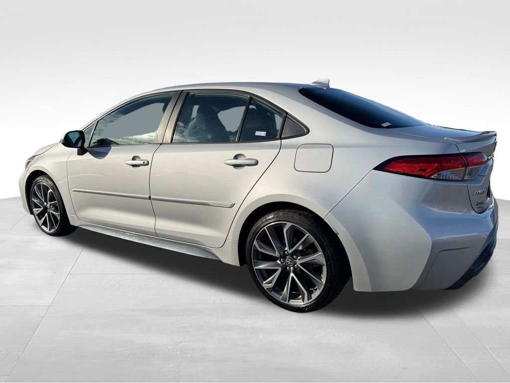 Used 2021 Toyota Corolla SE w/ SE Premium Package image 6