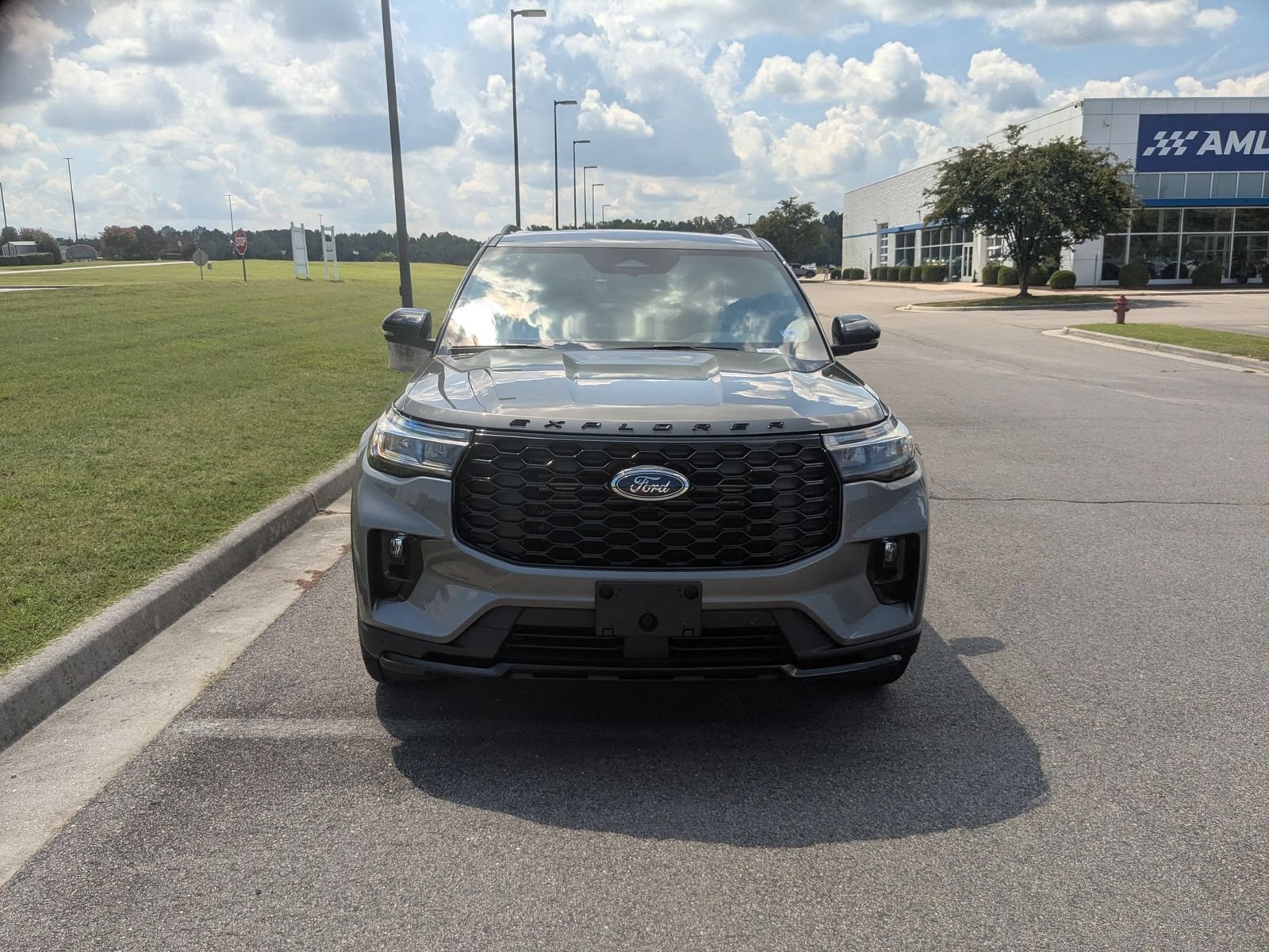New 2026 Ford Explorer ST-Line w/ ST-Line Street Pack AWD/4WD image 8