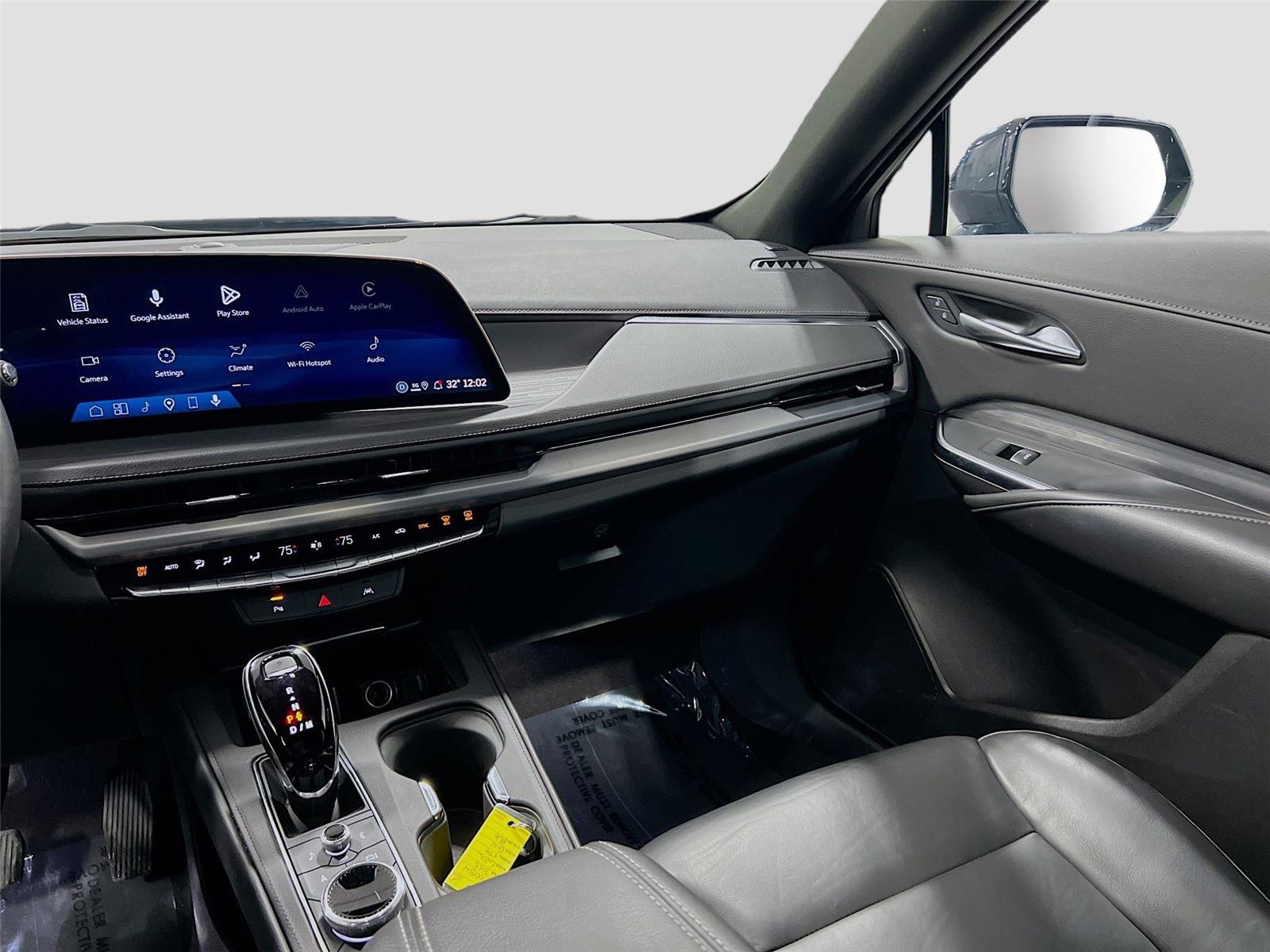 Used 2025 Cadillac XT4 Premium Luxury image 31