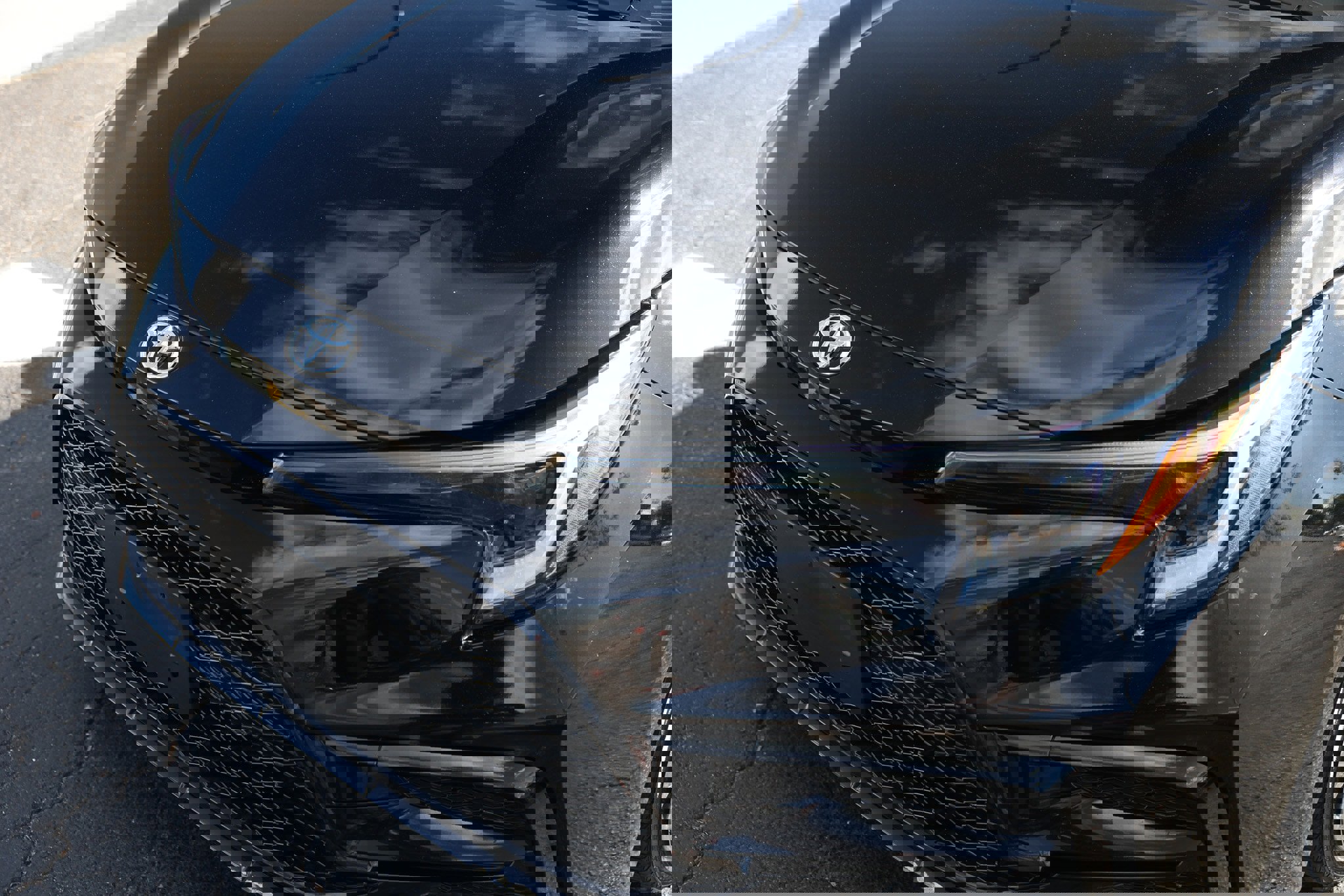 Used 2023 Toyota Corolla SE image 32