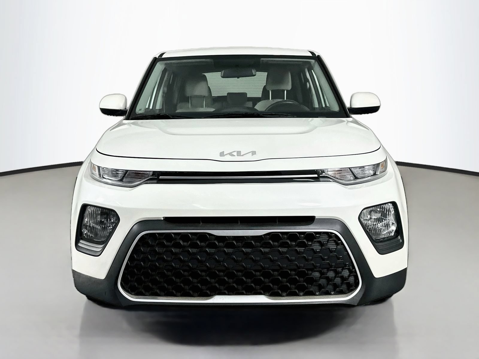 Used 2022 Kia Soul LX FWD image 2