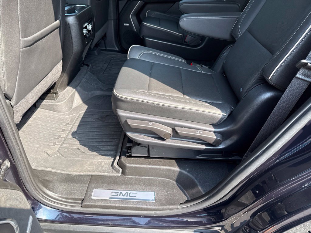 Used 2023 GMC Yukon SLT w/ SLT Premium Package AWD/4WD image 49