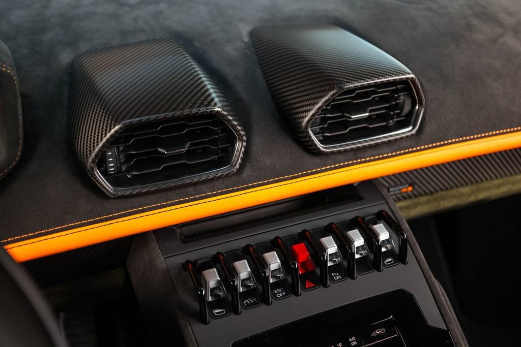 Used 2024 Lamborghini Huracan Sterrato AWD/4WD image 41